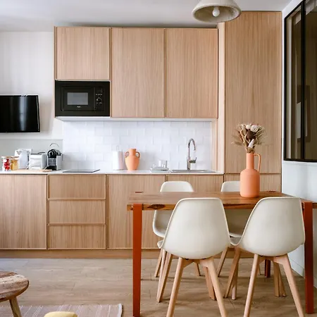 Babylon Popincourt Apartment