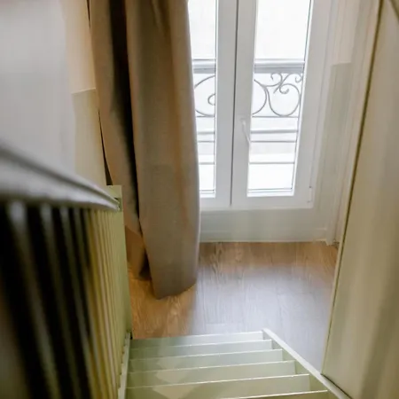 Babylon Popincourt Apartment *