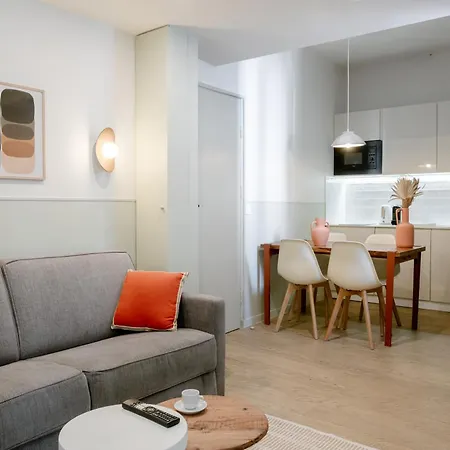 Babylon Popincourt Apartment