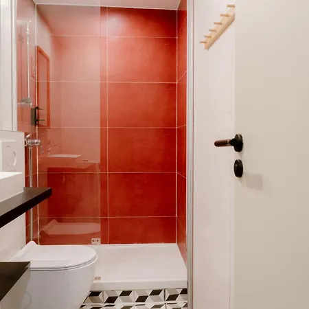 Babylon Popincourt Apartment