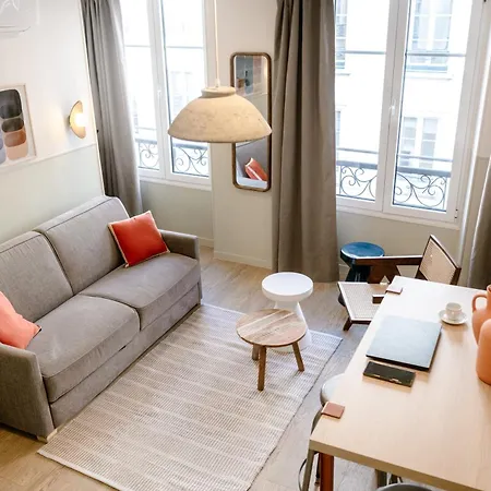 Babylon Popincourt Apartment