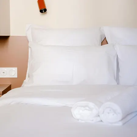 Babylon Popincourt Apartment *