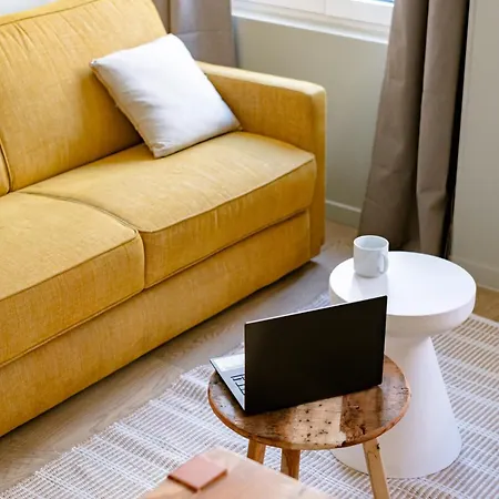 Babylon Popincourt Apartment