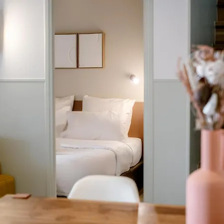 Babylon Popincourt Apartment